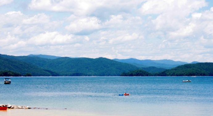 Lake Jocassee in Devils Fork State Park