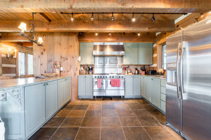 Large kitchen in mountain rental home in North Carolina