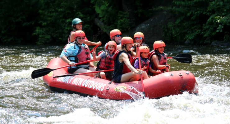 Kids and adults Whitewater rafting in the Smokies