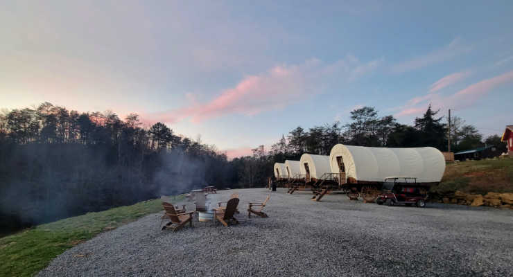 Smoky Hollow Wagon camping near Sevierville, Tennessee