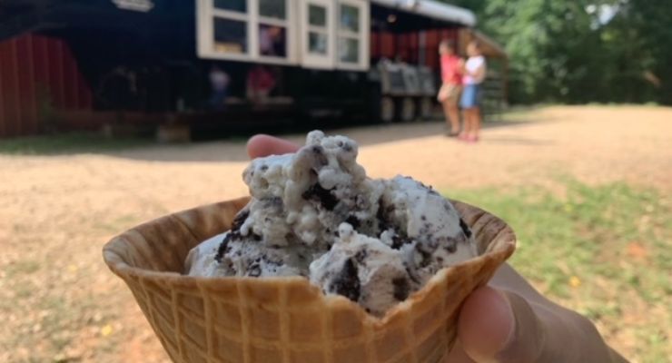 Amazing Grazin' Ice cream at Famoda Farm.