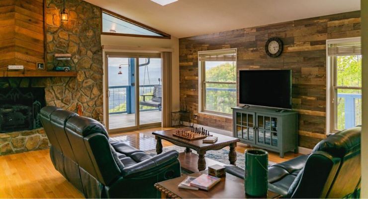 Top of the World Mountain Get-a-way in Franklin, Tennessee. VRBO photo credit