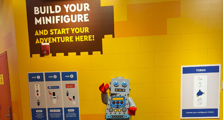 lego minifigure area lego discovery center atlanta