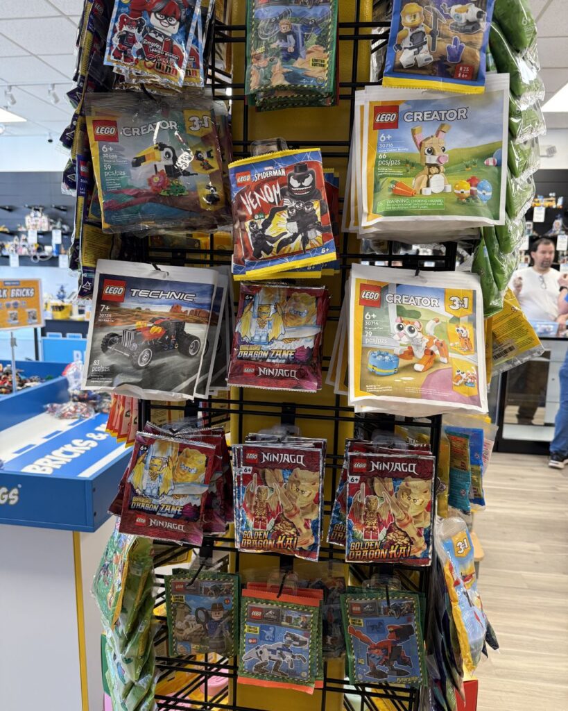 Items to buy at Bricks & Minifigs