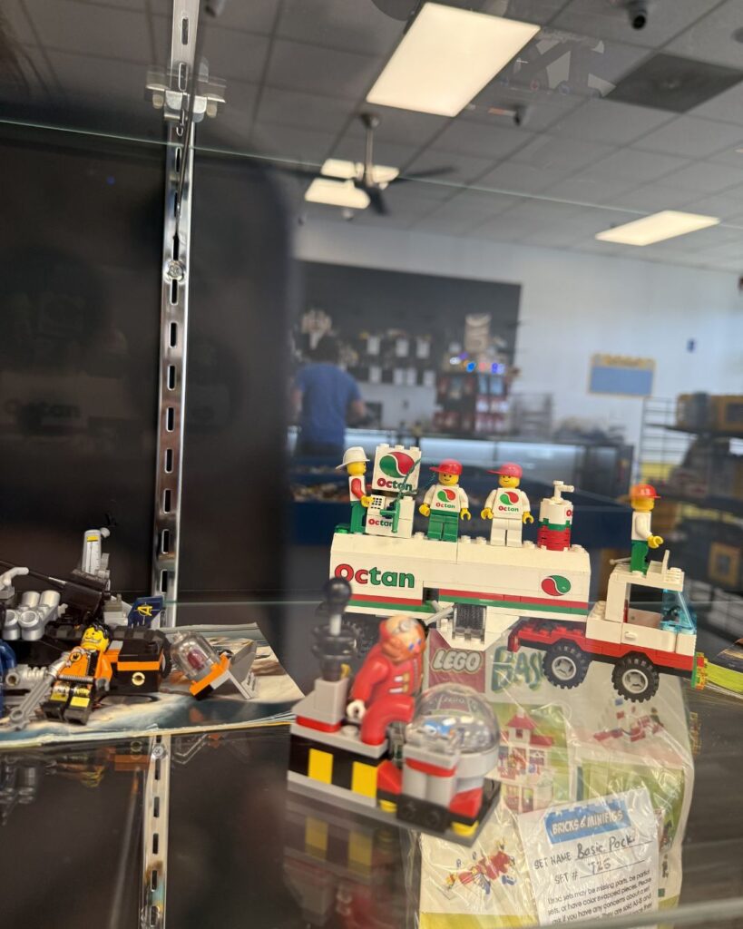 Bricks & Minifigs sets
