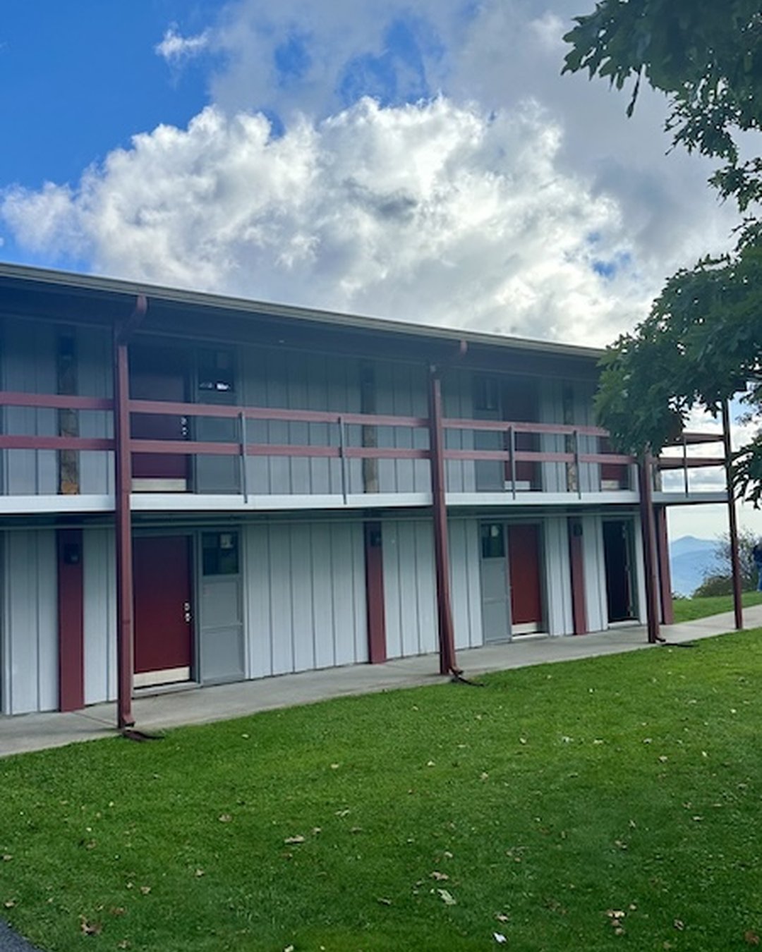 Exterior of Pisgah Inn on the Blue Ridge Parkway in North Carolina