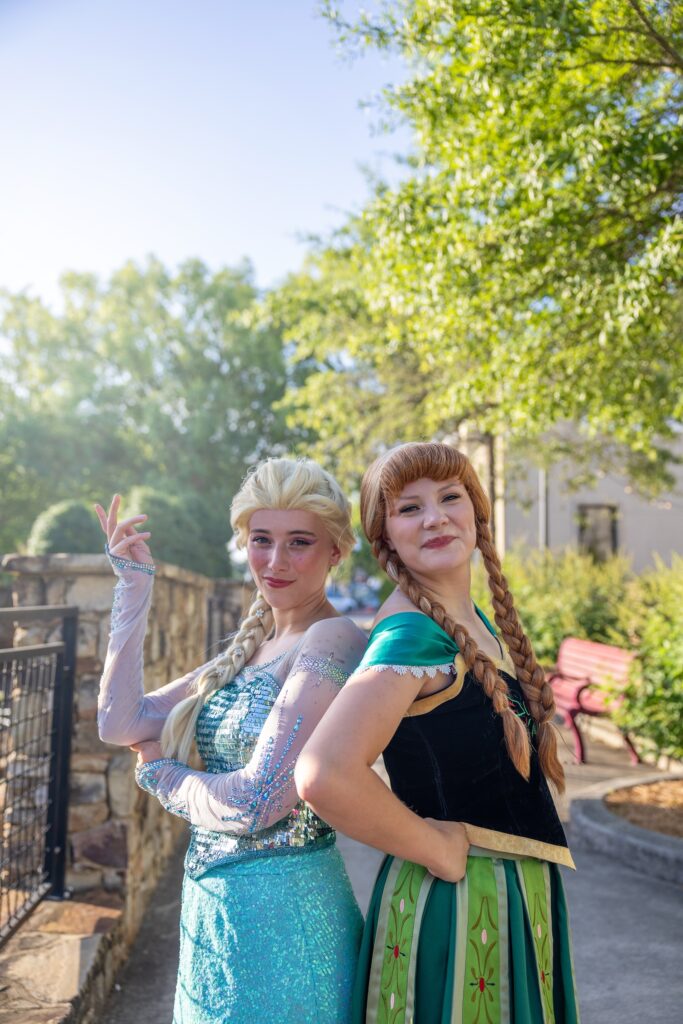 Anderson | Elsa & Anna |Anderson Market Hero Shot
